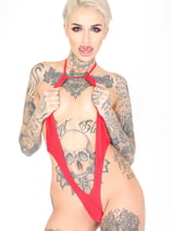 Leigh Raven
